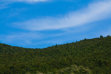 Obraz premium 青空と山