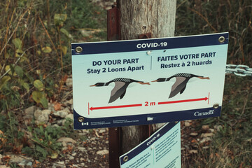 Canadian COVID social distance instruction 
