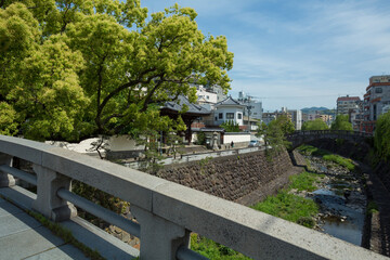 一覧橋からの光永寺と中島川