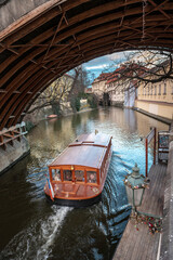Fototapeta na wymiar Canal tour in Prague