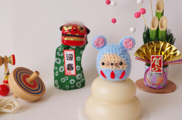 ねずみのあみぐるみとお正月イメージ