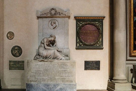 Tomb Of Pompeo Da Mulazzo Signorini And Commemorative Plaques Of Leonardo Da Vinci, Enrico Fermi And Antonio Meucci In The Basilica Di Santa Croce (Basilica Of The Holy Cross) In Florence, Italy. 