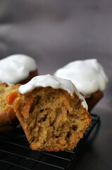 The pumpkin muffin with protein topping in the rift