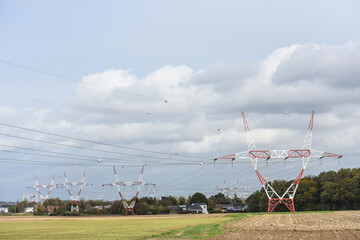 Fototapeta premium électricité énergie écologie poteau cable logement immobilier