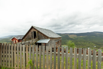 Fototapeta na wymiar old barn and fence