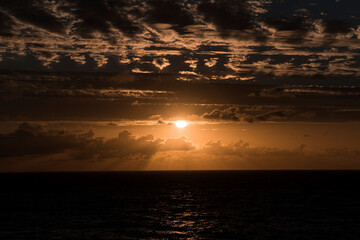 Amanecer nublado en Menorca