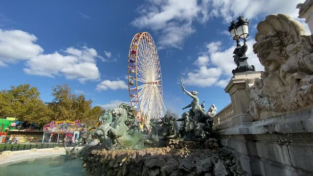 Monument aux Girondins et grande roue, place des Quinconces à Bordeaux, Gironde