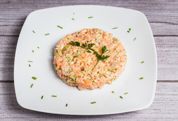 Tartar de salmón fotografiado des de arriba