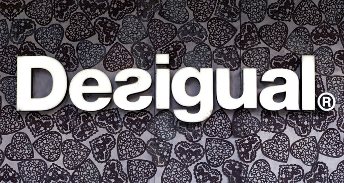 Desigual Images – Browse 603 Stock Photos, Vectors, and Video | Adobe Stock