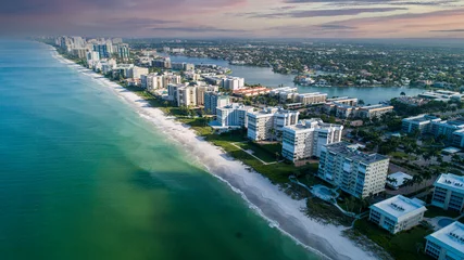 Foto op Plexiglas Napels Luchtfoto van strand in Napels, Florida.