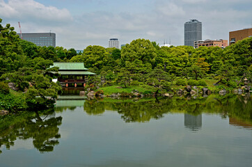 Fototapeta premium 清澄庭園・涼亭