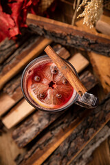 Mulled wine with red wine, orange and spices
