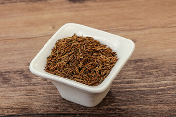 Dry zeera seeds in the bowl