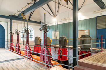 Im Pumpenhaus der Stadtentwässerung stehen Schmutzwasserpumpen mit hoher Förderleistung von...