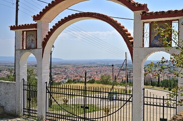 Fototapeta premium Kilkis skyline from St. George Hill at day