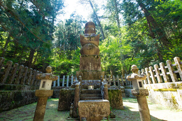 高野山に祭られる江姫の墓碑
