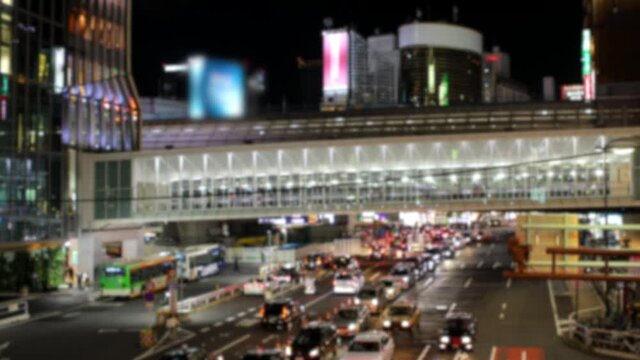 渋谷のビル間の連絡通路。夜景。