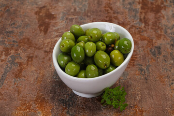 Green Campo Real olives in the bowl