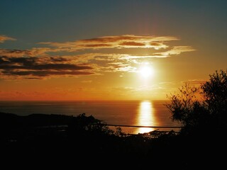Fototapeta na wymiar Golden sunset on the sea