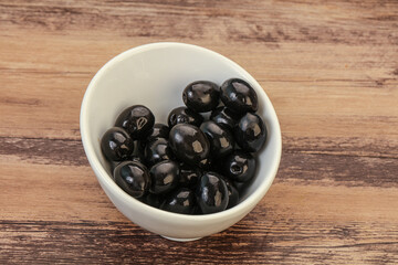Black olives in the bowl