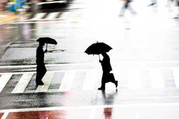 雨の街並み