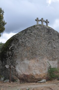 Cancho de las Tres Cruces cerca de la ermita de la Virgen del Puerto en Plasencia 