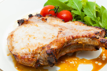 骨付き豚ロースのソテー