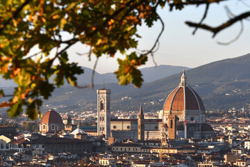 Fototapeta na wymiar Beautiful view of The famous Cathedral of Santa Maria del Fiore in Florence during autumn season in October. Florence, Italy.