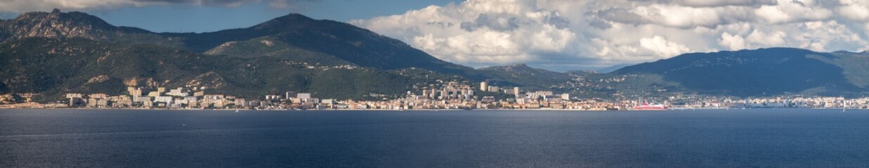 Fototapeta na wymiar Panorama Ajaccio