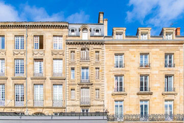 Fototapeta na wymiar Bordeaux, beautiful french city, typical buildings
