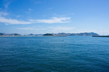 青い海と青い空