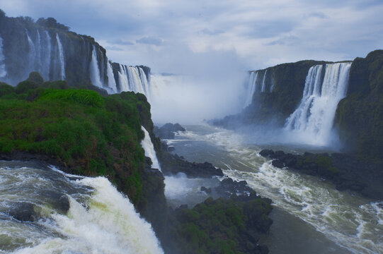 Loud Water. Iguazu.