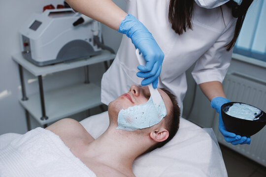 Facial treatment with alginate mask.