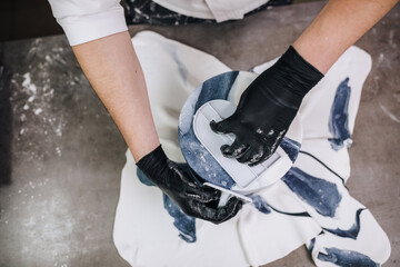 Decorating cake by mastic