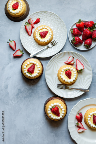 Strawberry Mini Cakes