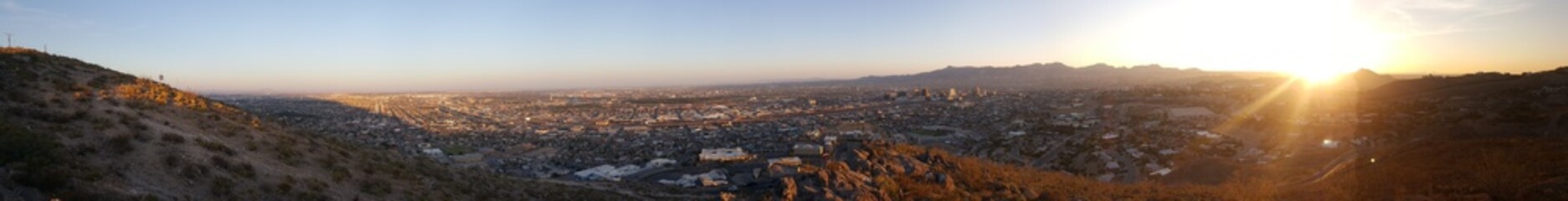 Fototapeta na wymiar El Paso and Ciudad Juarez