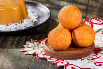 Buñuelo and natilla Colombian cuisine - Christmas tradition