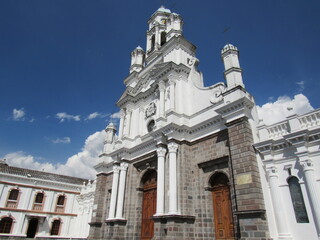 Fototapeta na wymiar central church of sangolqui