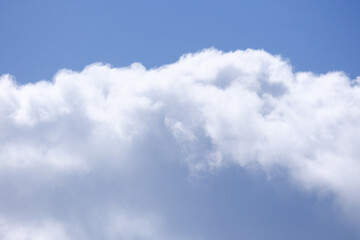 青空と雲の境目