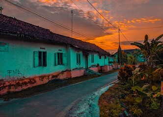 Fototapeta na wymiar sunset in the village