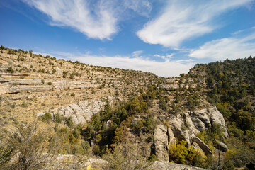 Fototapeta na wymiar Sunny view of the Walnut Canyon National Monument