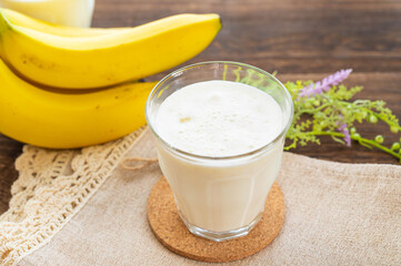 バナナのヨーグルトスムージー