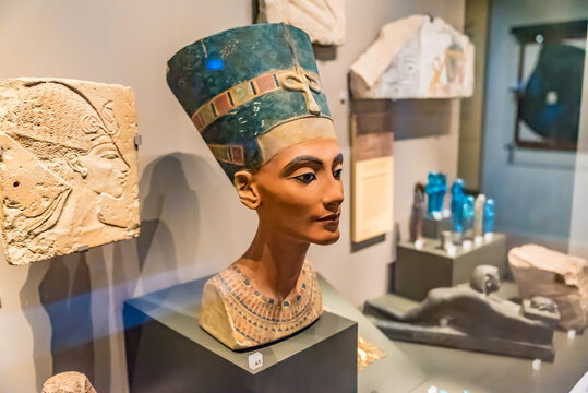 EDINBURGH, UK - SEPTEMBER 11, 2019: Plaster cast of the bust of Nefertiti in the National Museum of Scotland. Neferneferuaten Nefertiti was a queen of the 18th Dynasty of Ancient Egypt.