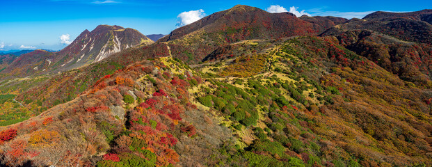 くじゅう連山 沓掛山から見る紅葉の絶景。