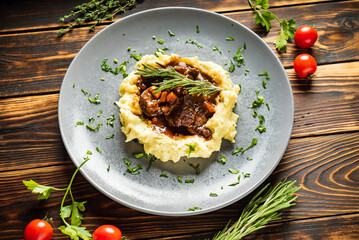 mashed potato with beef and vegetables