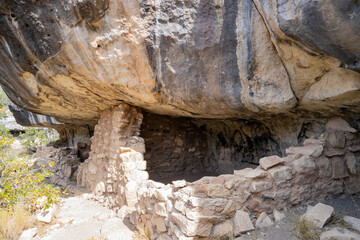 Sunny view of the cliff home in Walnut Canyon National Monument