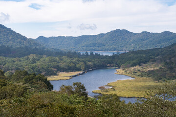 Fototapeta premium 赤城山 覚満淵と山の風景 2020 群馬県 赤城山
