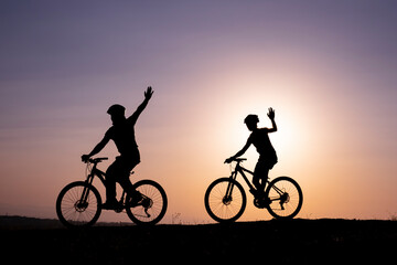 cycling relaxes and cures people, ride a bike to stay happy and healthy