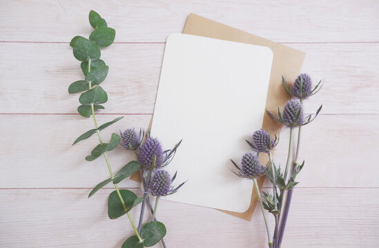 Greeting card with purple dry flowers and green leaves, ポストカードとユーカリと紫ドライフラワー