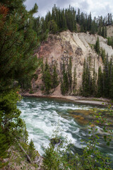 The Yellowstone River arriving at the Lower Falls